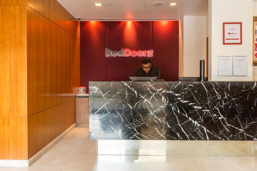 Отель Reddoorz Premium @ Balestier Сингапур Экстерьер фото