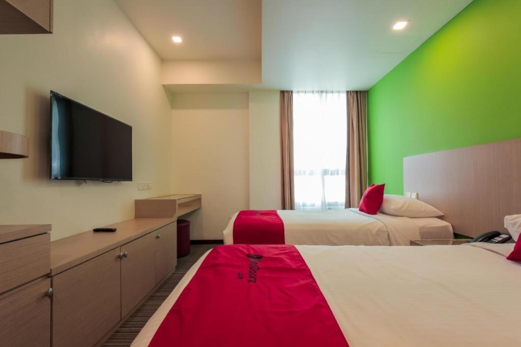 Отель Reddoorz Premium @ Balestier Сингапур Экстерьер фото