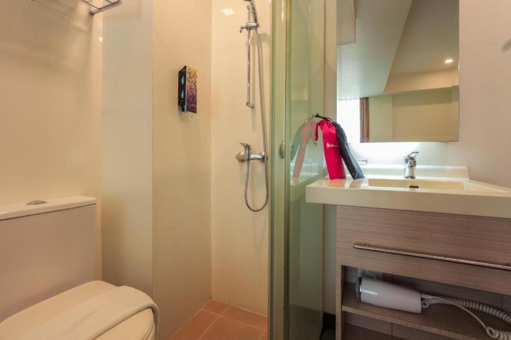 Отель Reddoorz Premium @ Balestier Сингапур Экстерьер фото