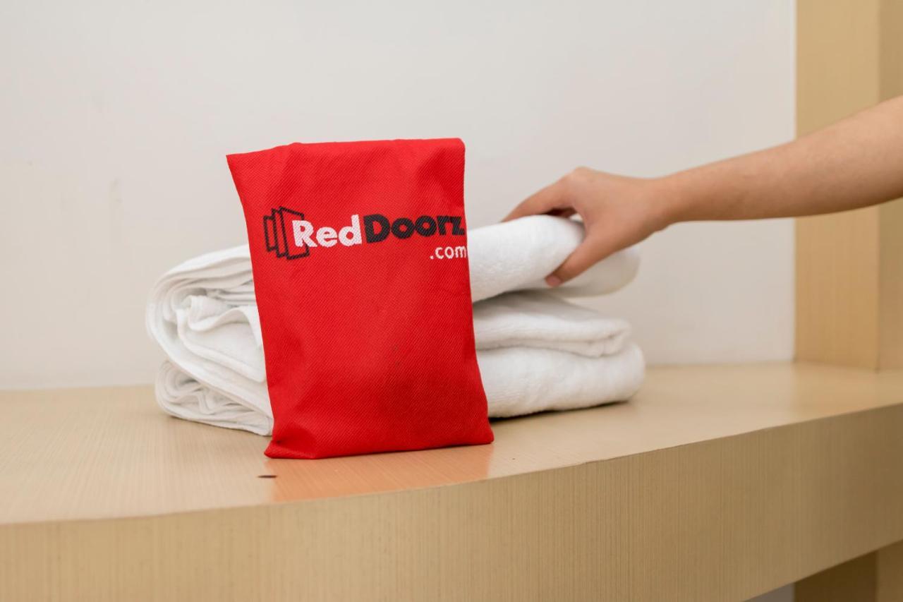 Отель Reddoorz Premium @ Balestier Сингапур Экстерьер фото